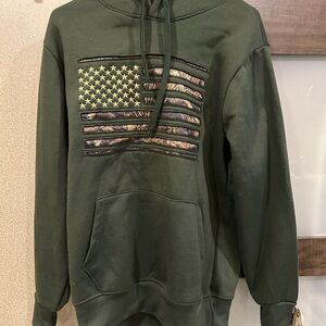 Mossy Oak Men's Green Camouflage Flag Sweater